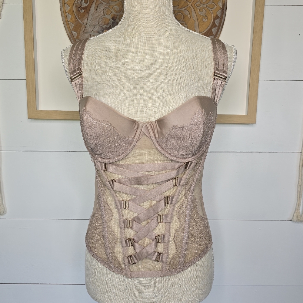 ❤️❤️  Victoria's Secret Blush Pink Lace-Up Detail Satin Corset!! ❤️❤️